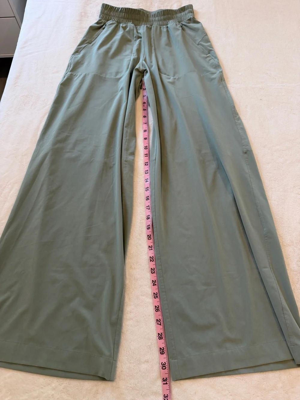 Lululemon Swift Mid-Rise Wide Leg Pant